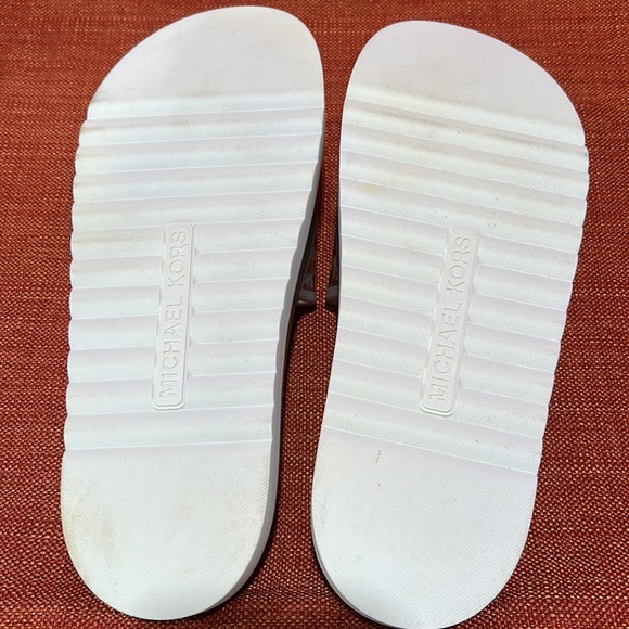 Michael Kors Monogram Platform Slides - Picture 4 of 9